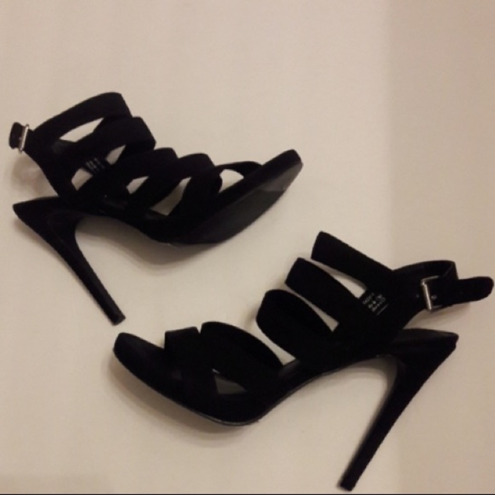 Forever 21/ Black/ Strappy Heels
